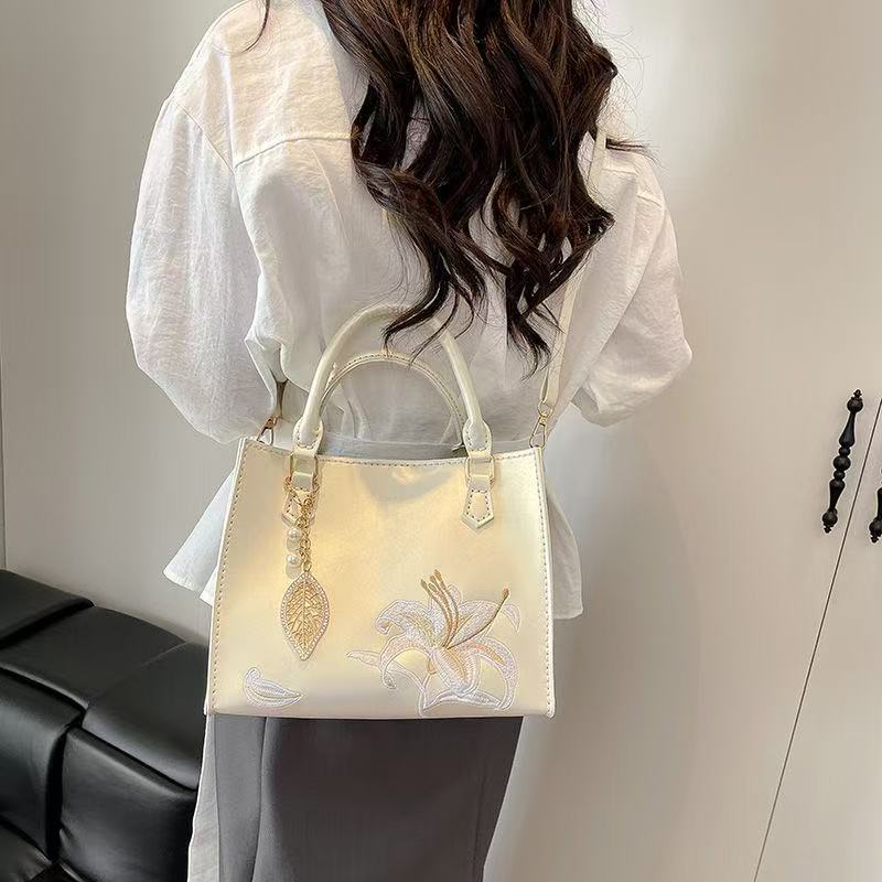 New Chinese Style Embroidery DIY Hand-Weaving Kit – Make Your Own Oriental Handbag