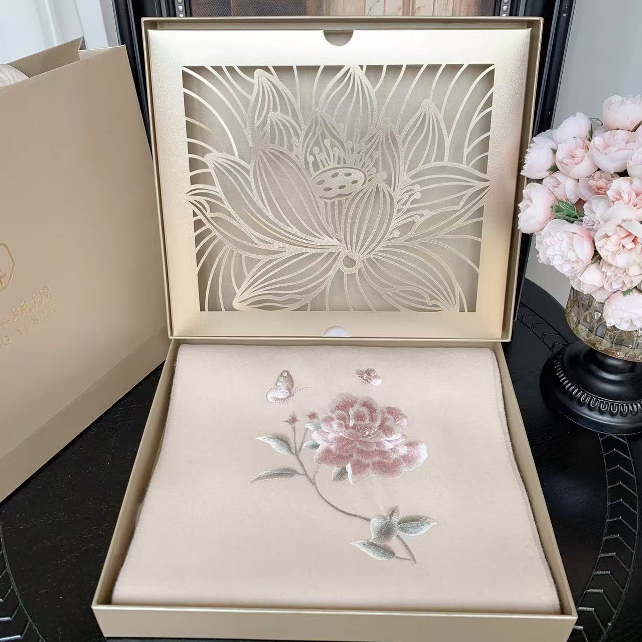 Elegant Peony & Butterfly Pure Cashmere Scarf – Luxury Gift for Mother