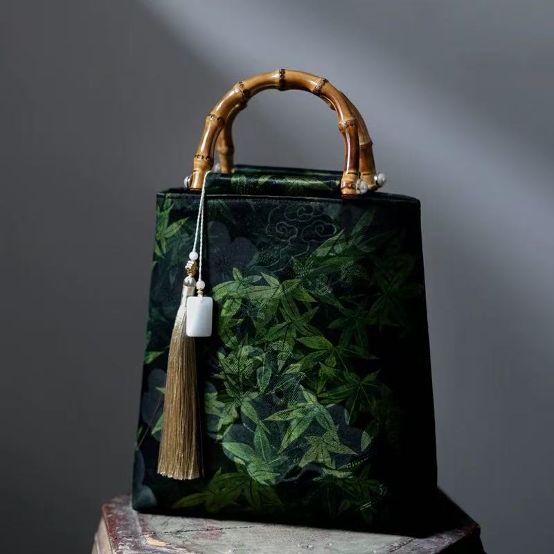 Yaji Xiangyunsha Bamboo Handle Clutch – Classic Chinese Qipao & Hanfu Handbag