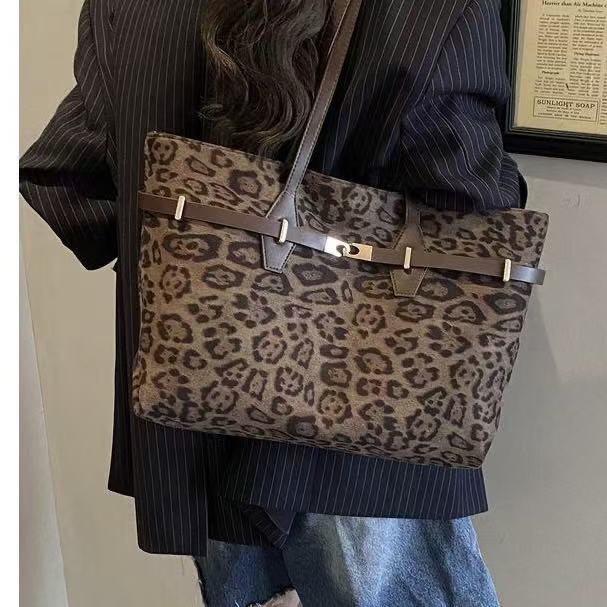 Premium Velvet Jewelry Box | Multi-Layer Display & Storage Organizer bag