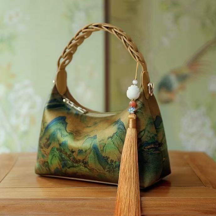 Mulberry Silk Tote – Elegant Chinese Style Handbag for Occasions
